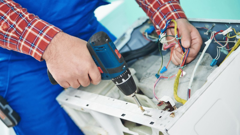 Bayraklı Siemens Siemens çamaşır makinesi kart tamiri – Su almama arızası orijinal parça ile giderildi. - Teknik servis örneği